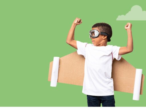 Jongen met vliegtuig en spierballen groen